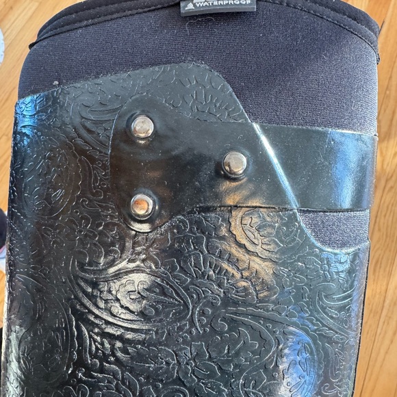 Bogs Black Rider Emboss Boots - Picture 4 of 9